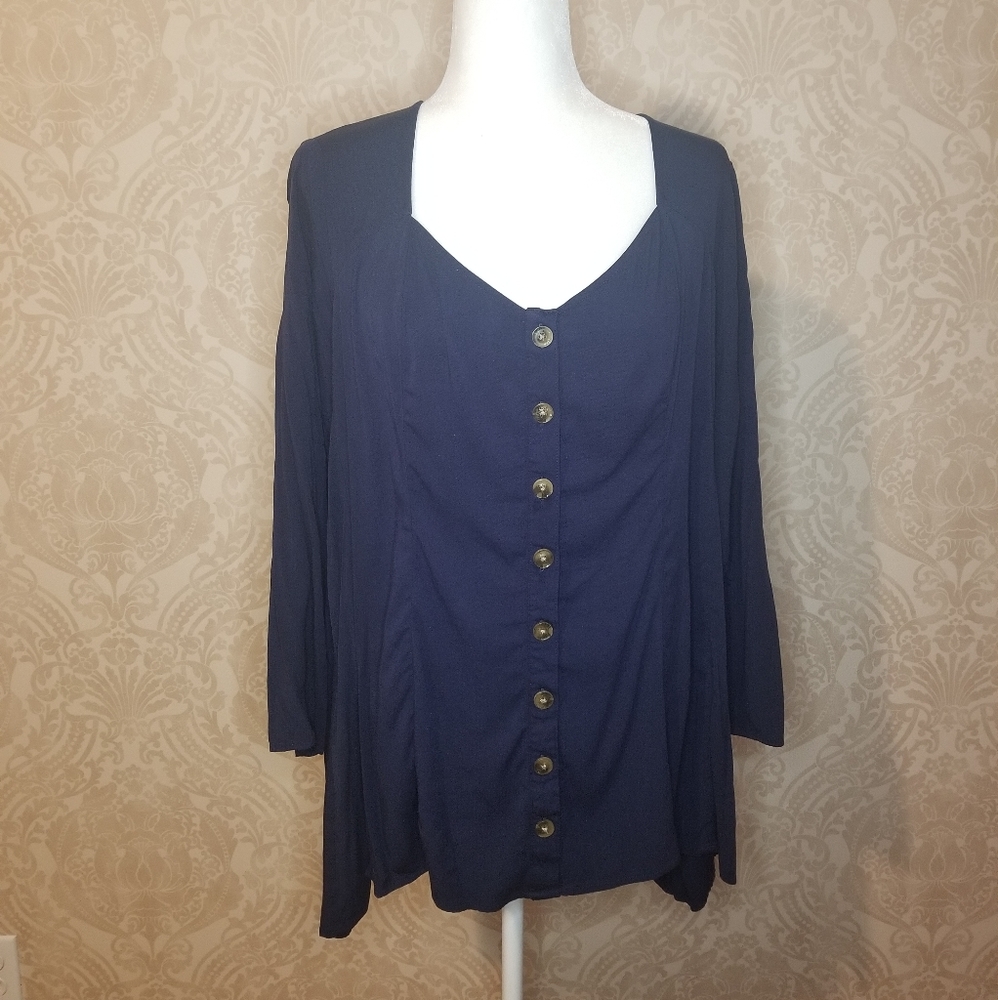 Torrid Square V Neck3/4 sleeve button up blouse
